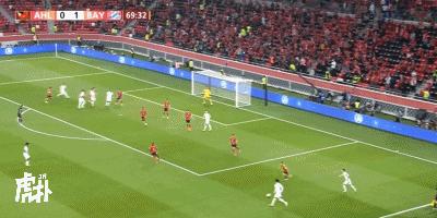 拜仁大胜巴萨莱万,莱万破门拜仁客场1-0领先