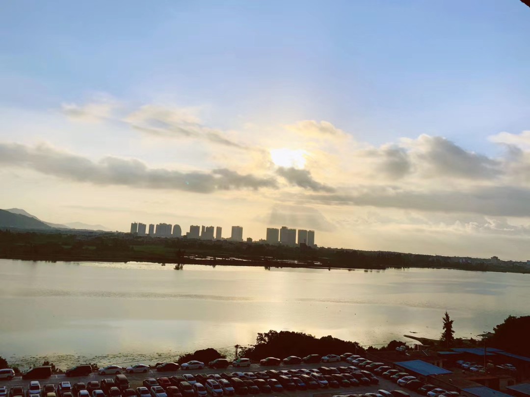 广州新年交通塞车吗,广州机场高速塞车现象