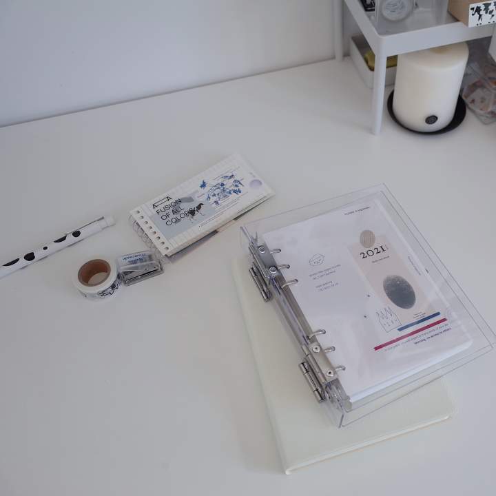 有人为此一年花五六千元！这花里胡哨的小本子，到底有啥魅力