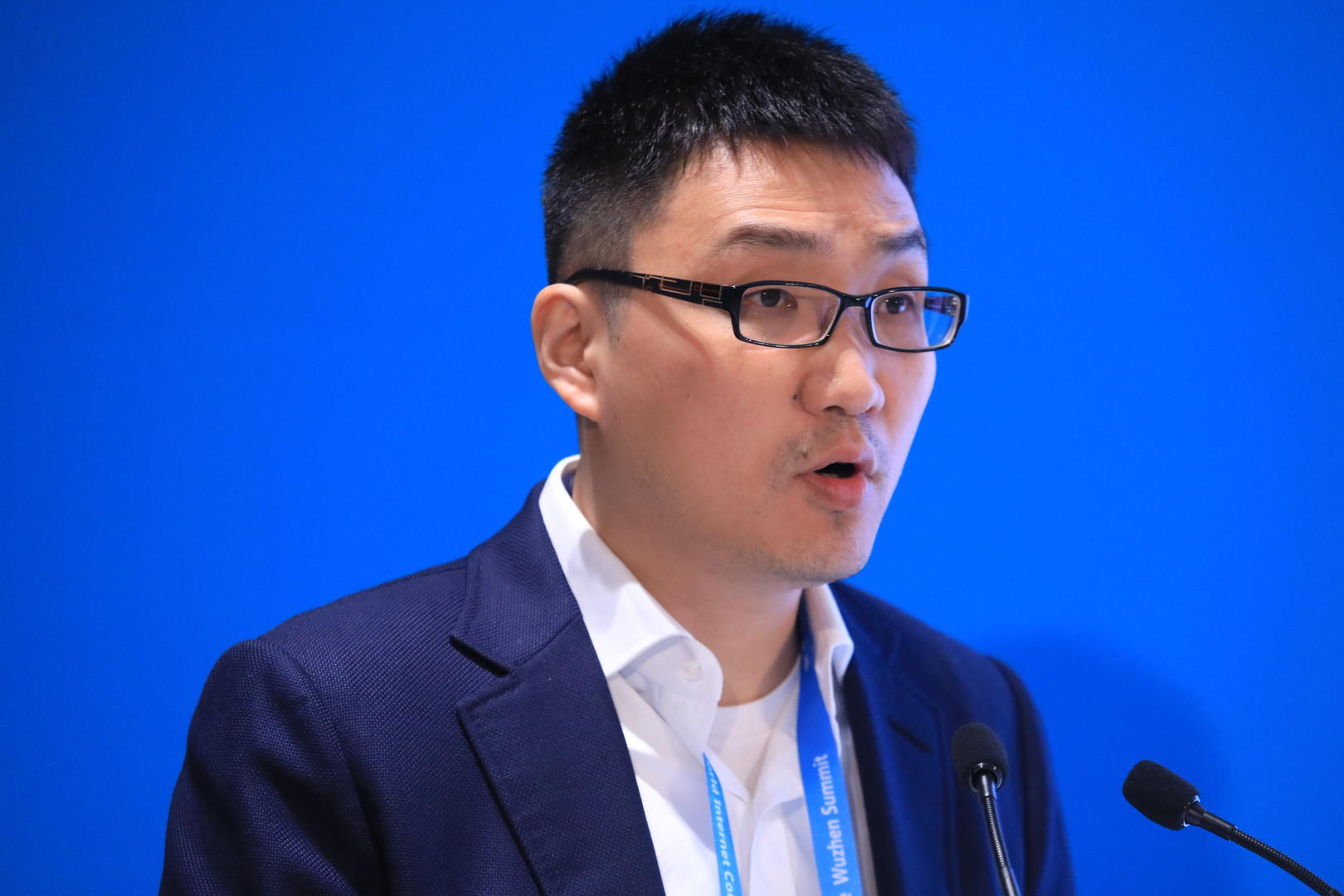 拼多多董事长黄峥为何急流勇退,拼多多黄峥为什么要卸任董事长