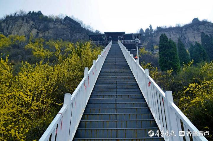 济南青铜山大峡谷云梯,东海灵岩景区千步云梯