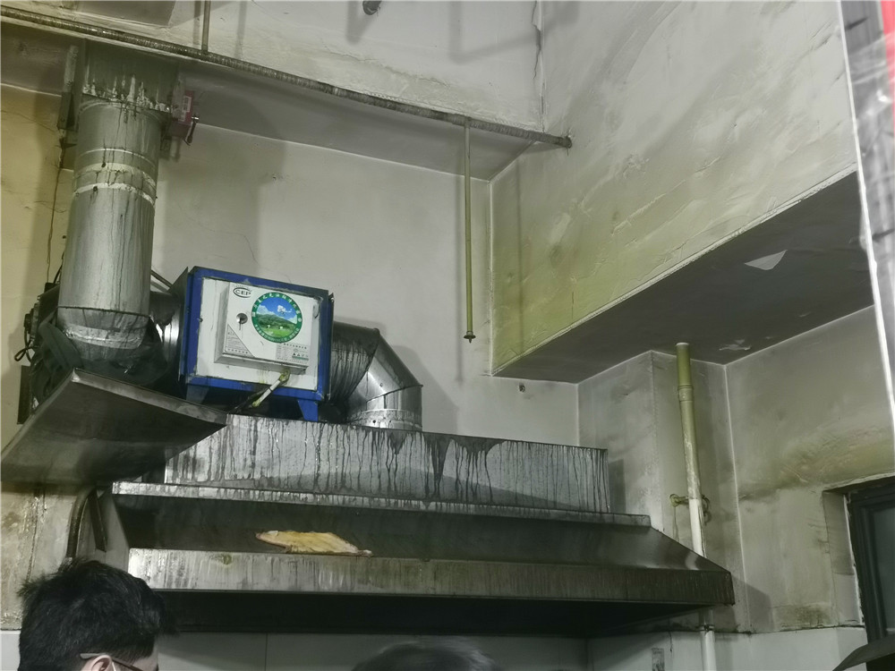 外卖小哥做法太解气,外卖小哥自己动手做餐