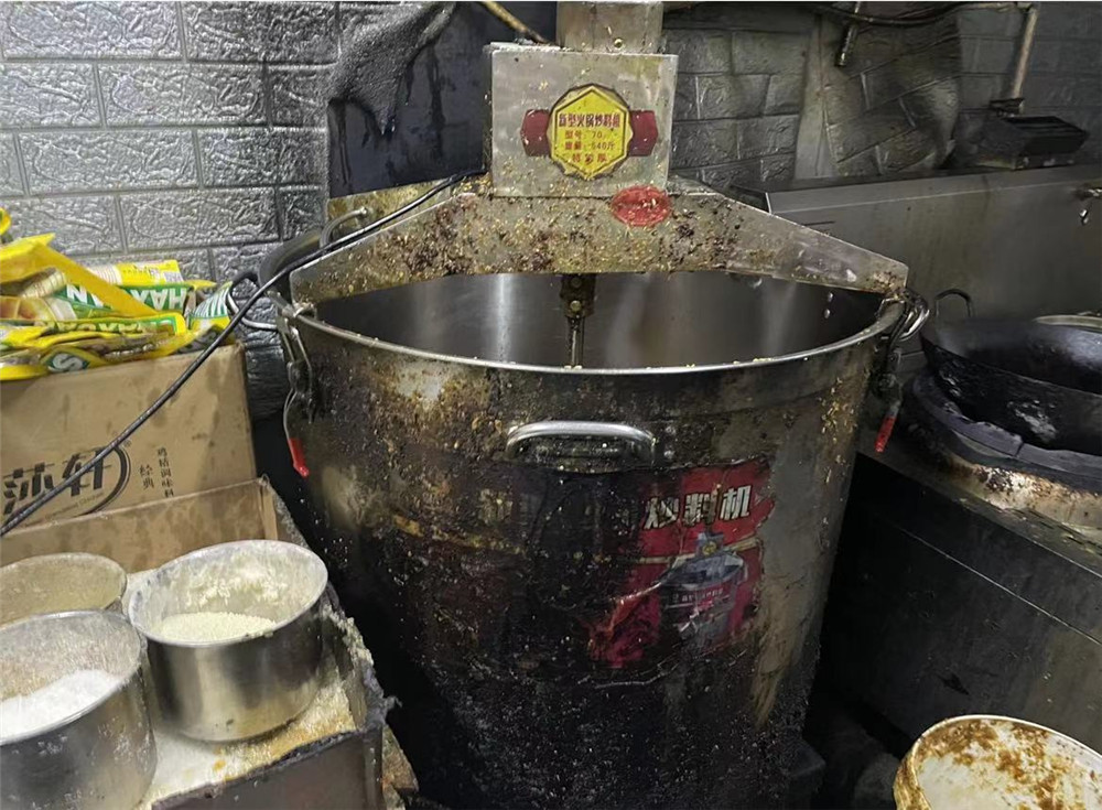 外卖小哥做法太解气,外卖小哥自己动手做餐