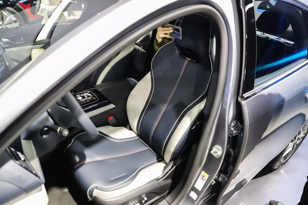 比亚迪秦plusdm-i冠军版55km续航,比亚迪秦plusdmi冠军版55km纯电