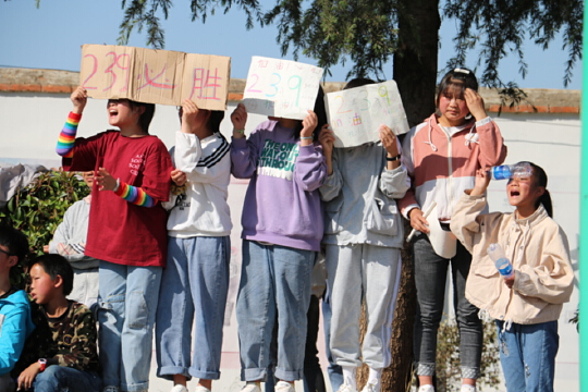 迤车中学这次篮球赛，动作姿势都OK，萌萌达