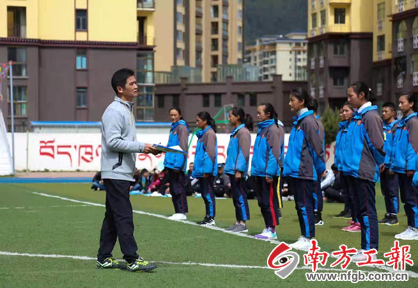 梅州足球黄教练,客家梅州足球教练