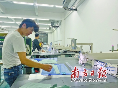 一件t恤的全球化之旅,一件晚礼服的旅程