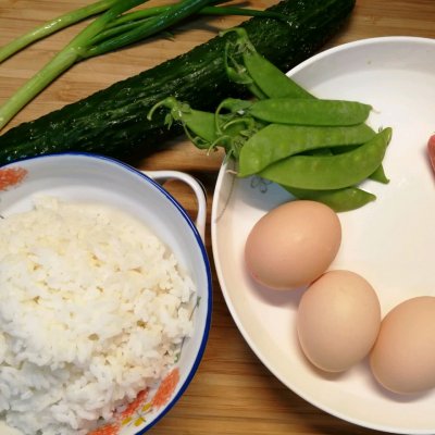 在外面吃还不如在家自己做,在外面弄不到吃就自己在家做