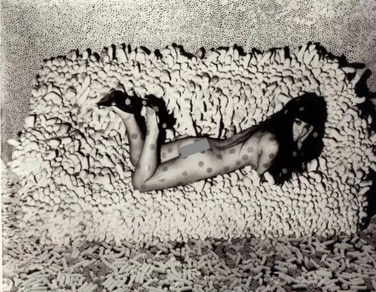 草间弥生本人,草间弥生个人简介