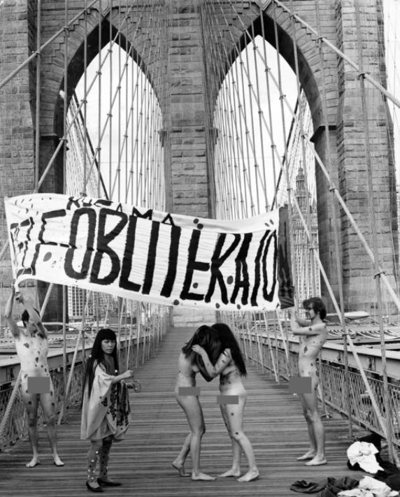 草间弥生本人,草间弥生个人简介