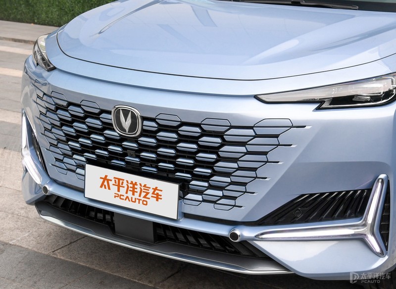 长安uni-k和长安cs75plus哪个好,长安uni-k车怎么样值得买吗