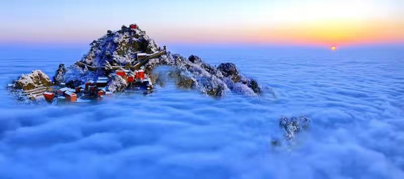 大美武当山道教圣地欢迎您,世界文化旅游目的地武当山