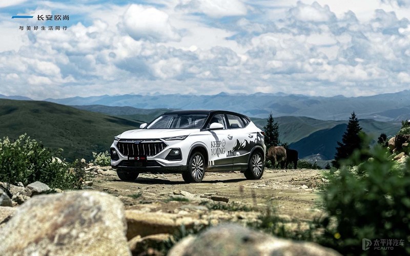 新款起亚嘉华实车曝光,2022丰田皇冠陆放豪华版图片