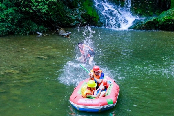 贵阳市修文桃源河漂流视频,修文桃源河漂流要漂多久