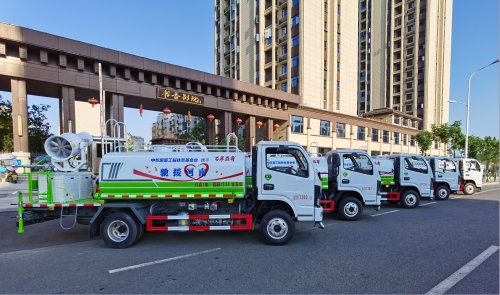 百草益寿千里驰援，捐赠5辆环保清洁车助力灾区重建