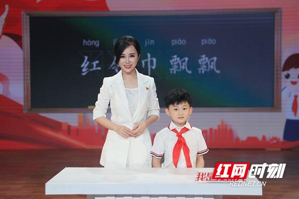 美在“云端”——郭晓芳老师和“我是接班人”网络大课堂