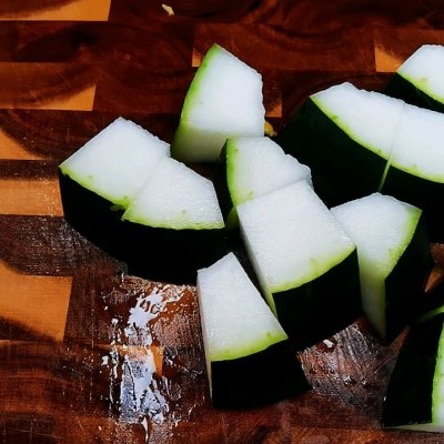 冬瓜菜干老鸭汤,老鸭汤最美家常菜