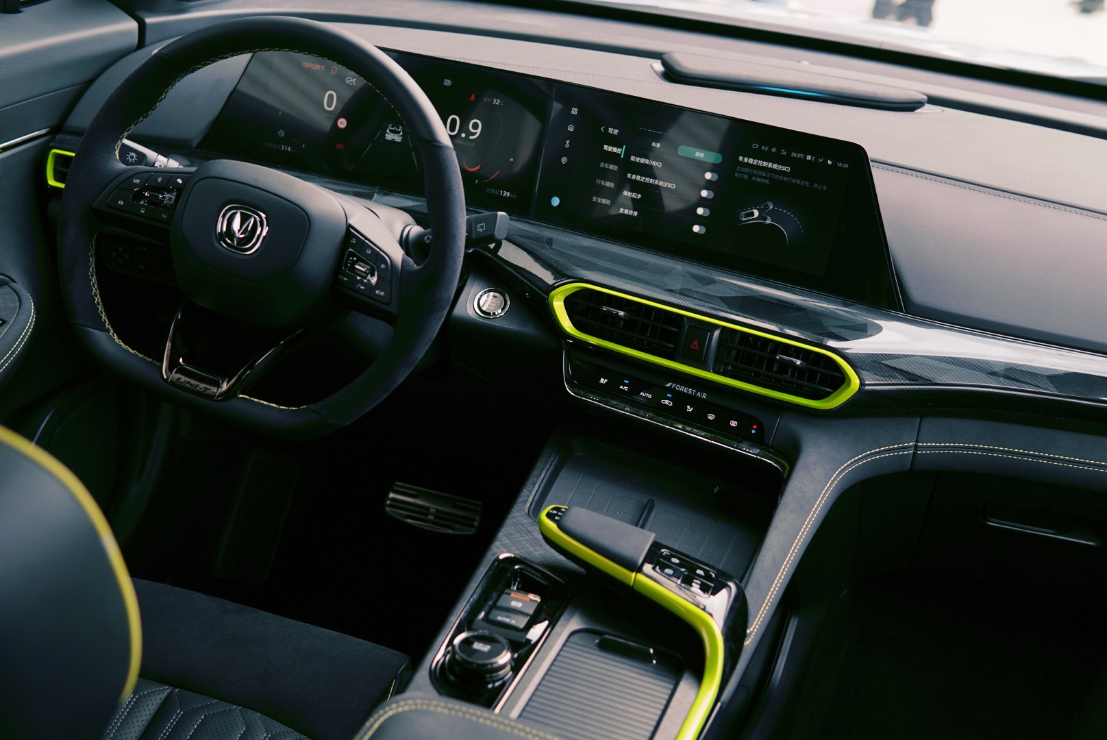 试驾2022款UNI-T把SUV开上赛道是种什么体验？