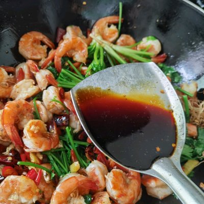 香辣虾的家常做法第一美食,香辣虾家常做法视频播放