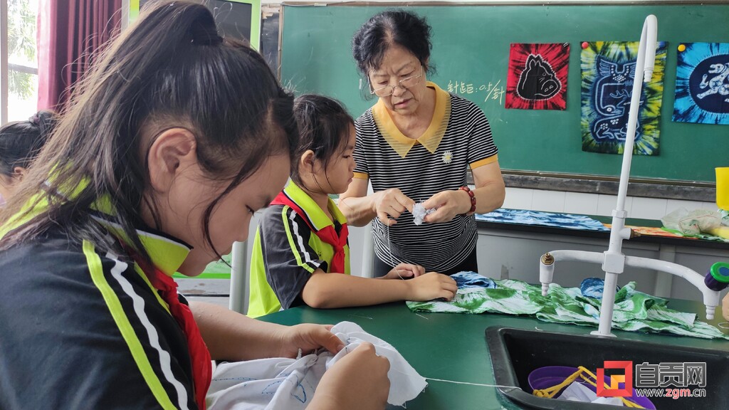 建设“第二课堂”呵护未成年人健康茁壮全面成长——富顺县深入推进乡村学校少年宫建设见闻