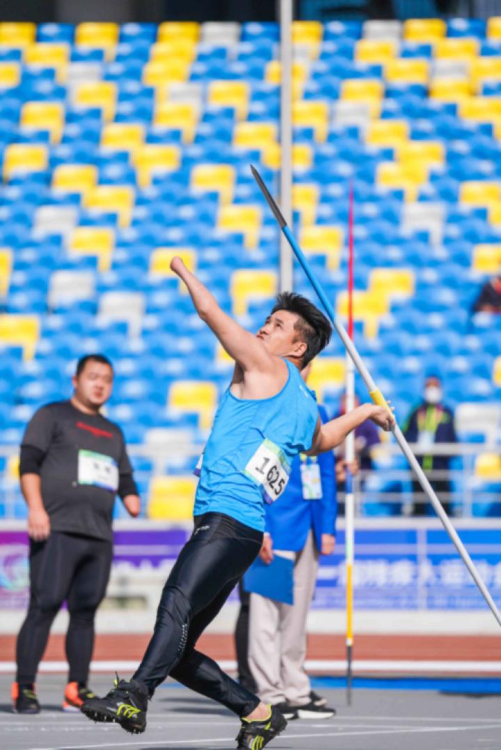 勇夺首金!云南独臂小伙杨玉帅,好样的