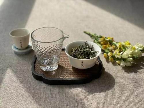 白茶喝起来像新茶吗为什么,白茶喝起来就像酒