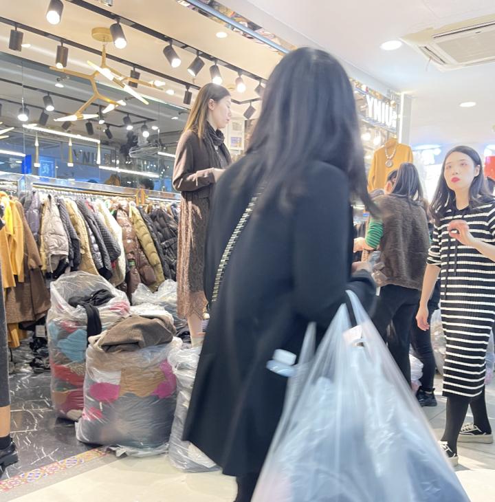 双十一疯狂购物采访,杭州四季青双十一