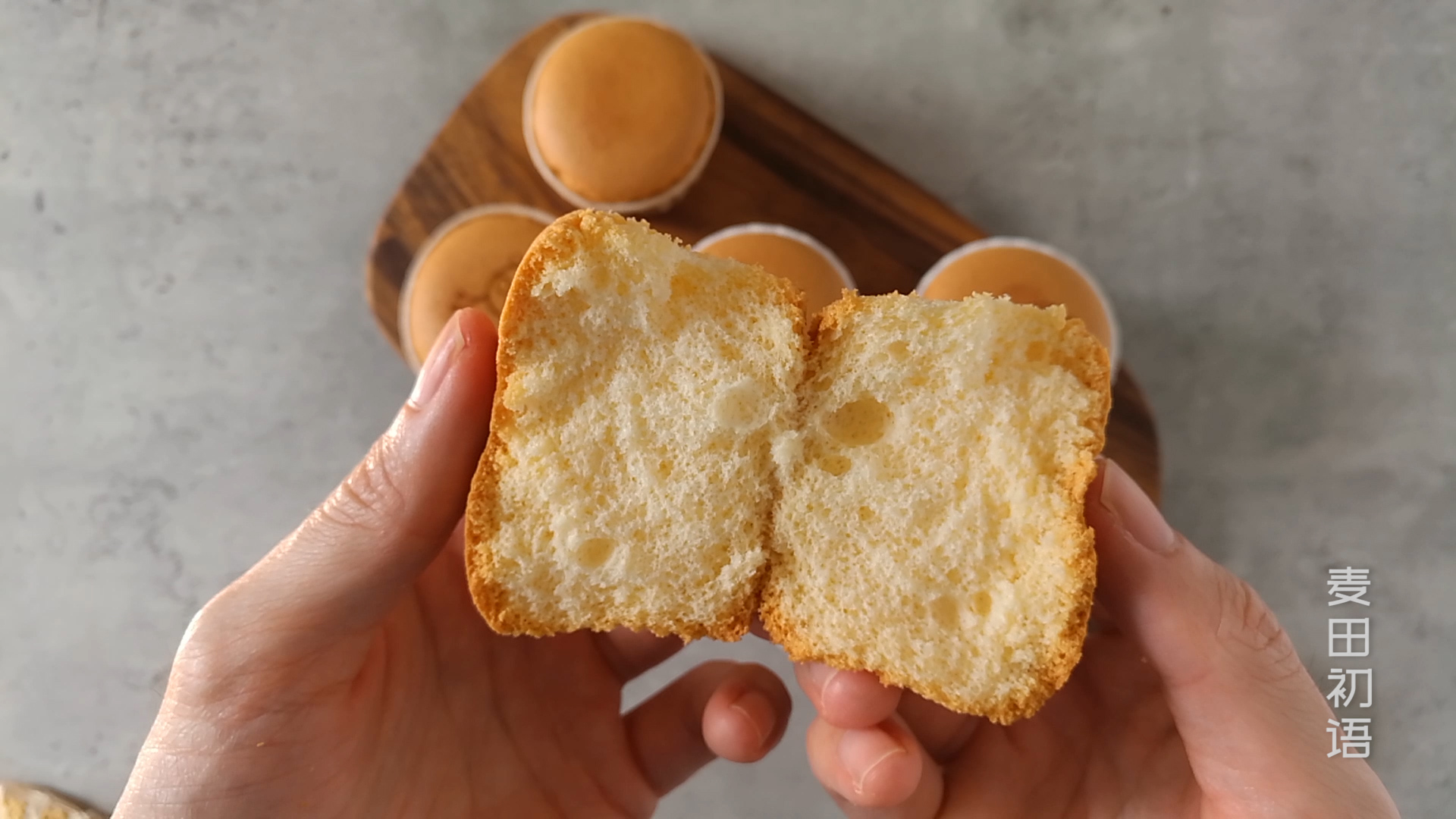 纸杯戚风蛋糕不塌不回缩的诀窍,用纸杯做戚风蛋糕湿乎乎的