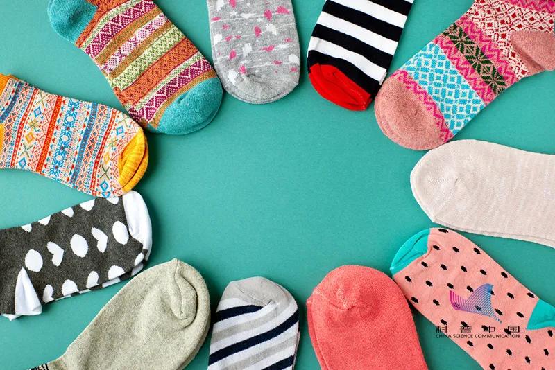 央视曝光致癌染料超标袜子,央视曝光部分袜子致癌染料超标