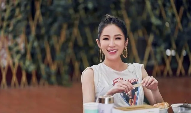 五种双眼皮明星,明星单眼皮张雨绮