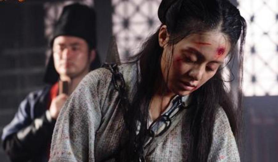 讲一下窦娥冤6月飞雪的故事,窦娥冤关汉卿的故事简介