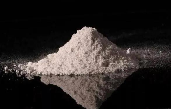 从“毒水晶泥”到“夺命保温杯”,为什么要让孩子背这个“锅”?