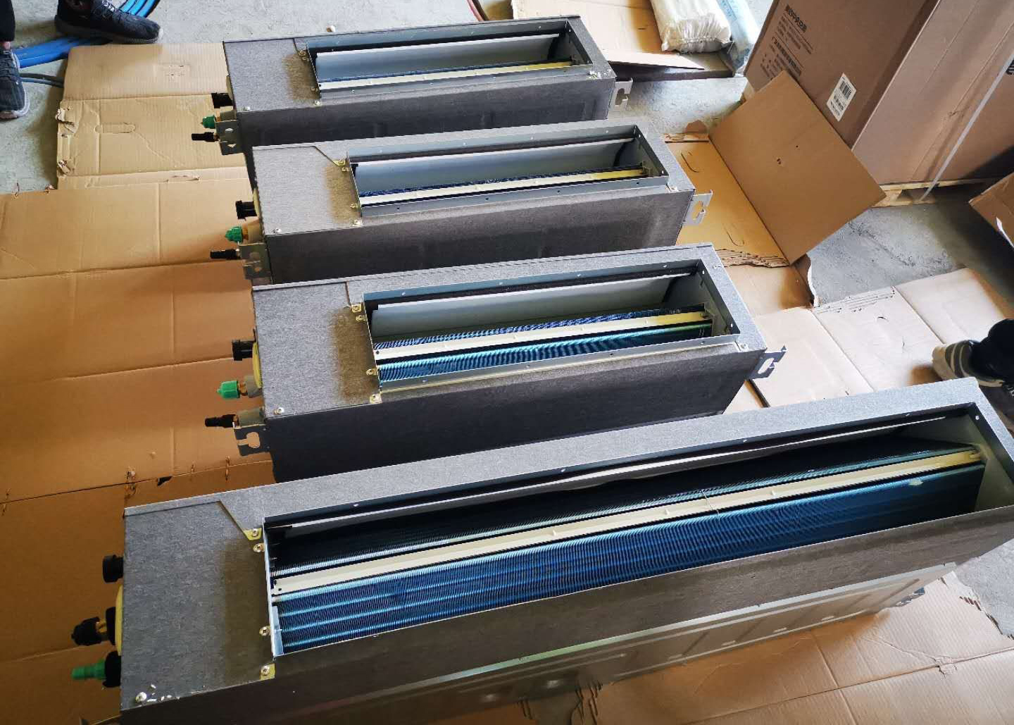 空调装中央空调还是挂式空调好,中央空调和普通空调哪个更实用