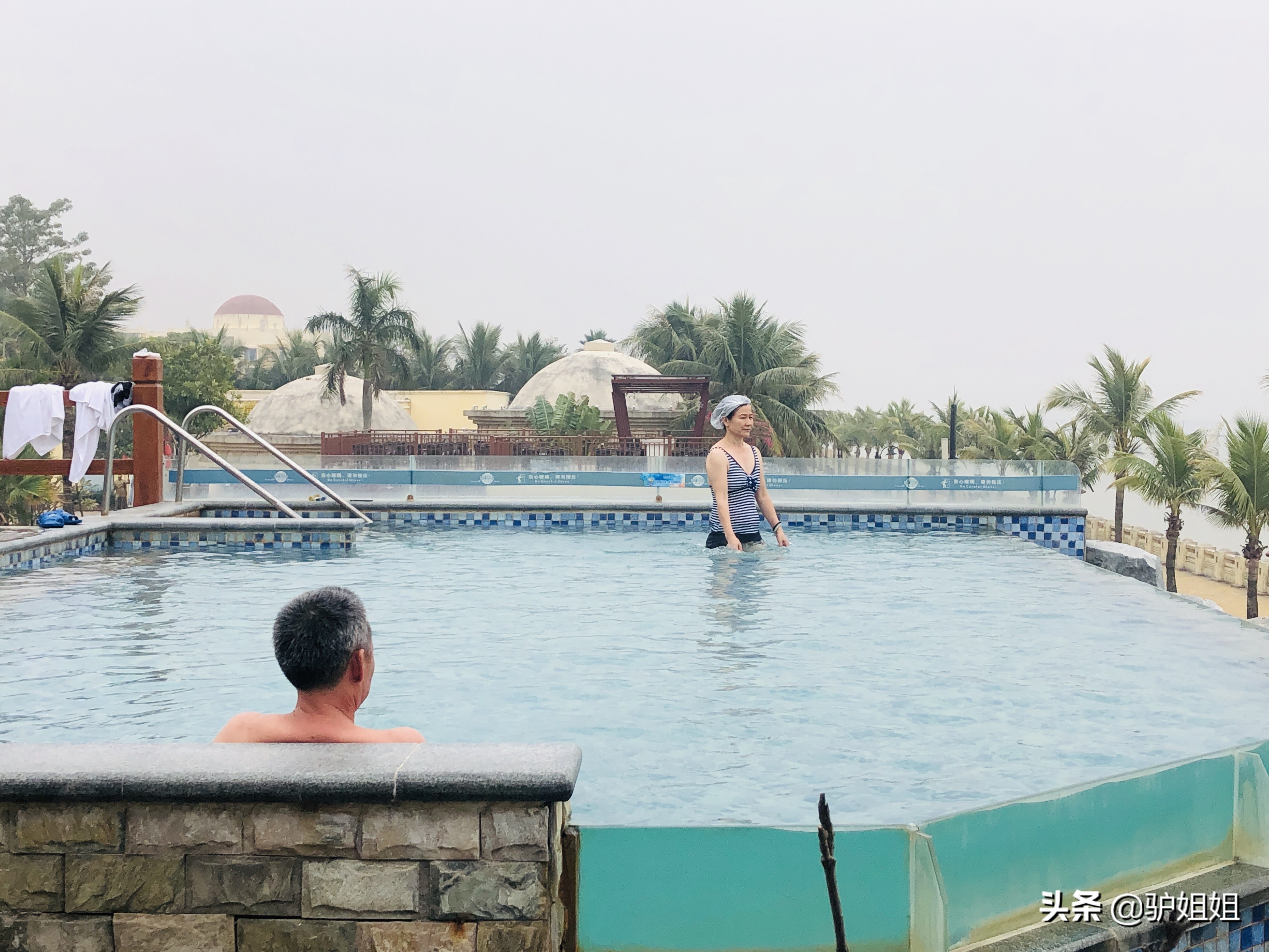 海泉湾，一对母女非常时期的避风港，泡温泉赏美景堪比世外桃源