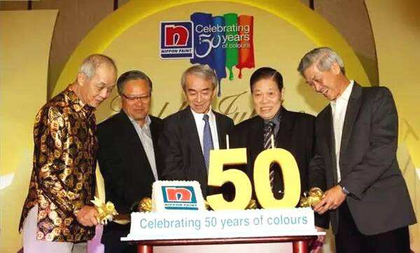 比肩李嘉诚的潮商骄傲，14岁出来打工，用66年跻身世界涂料大王