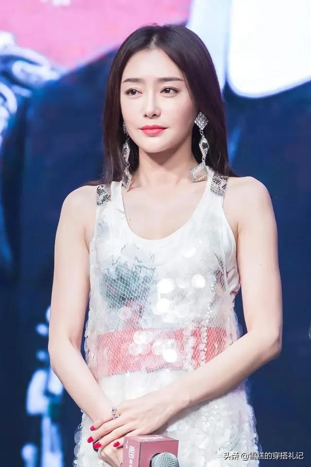 50岁女性戴什么饰品,30-40岁女人适合戴什么饰品