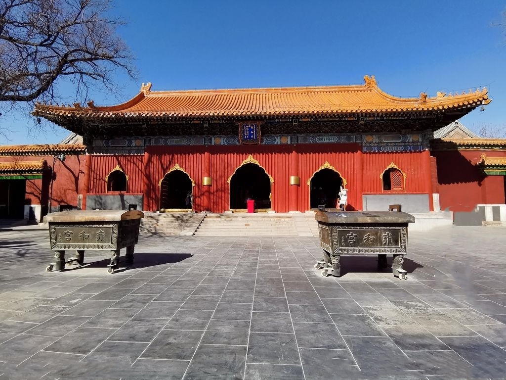 去雍和宫烧香进哪个门,到北京雍和宫焚香