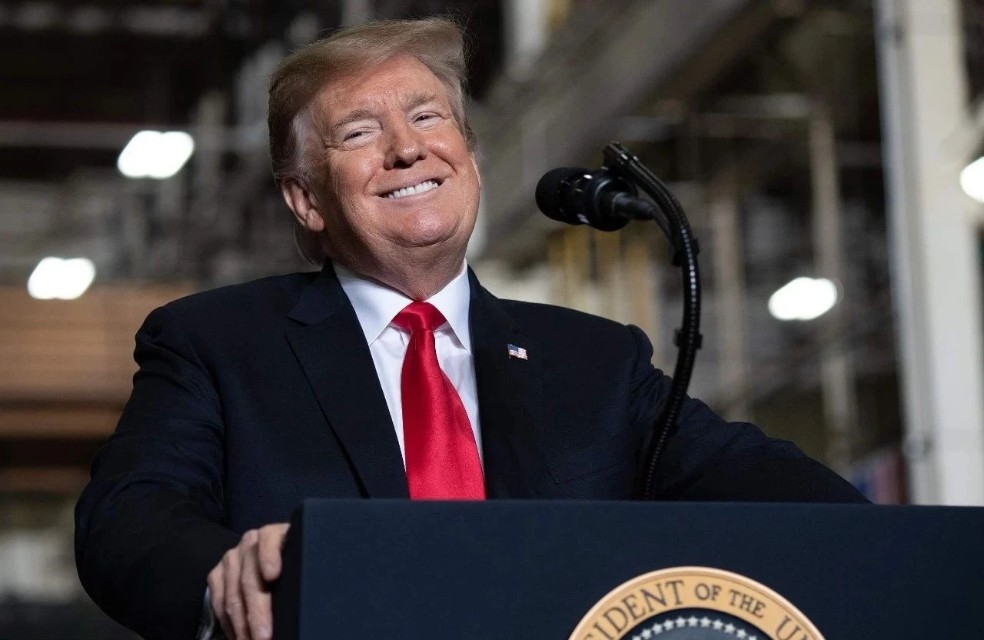 特朗普真的不靠谱,特朗普真的笨吗