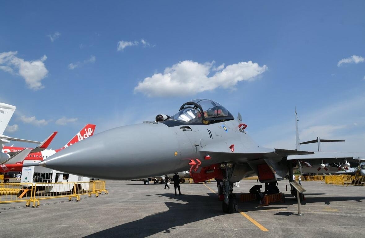 瑞士当年在巴黎航展上向俄罗斯*债讨**，要扣留苏-30战斗机