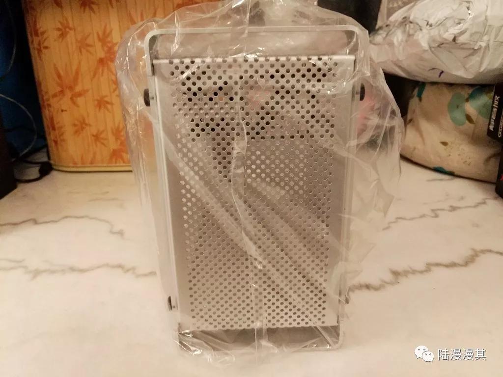 孤勇者mini机箱itx装机,240水冷itx机箱装机全过程