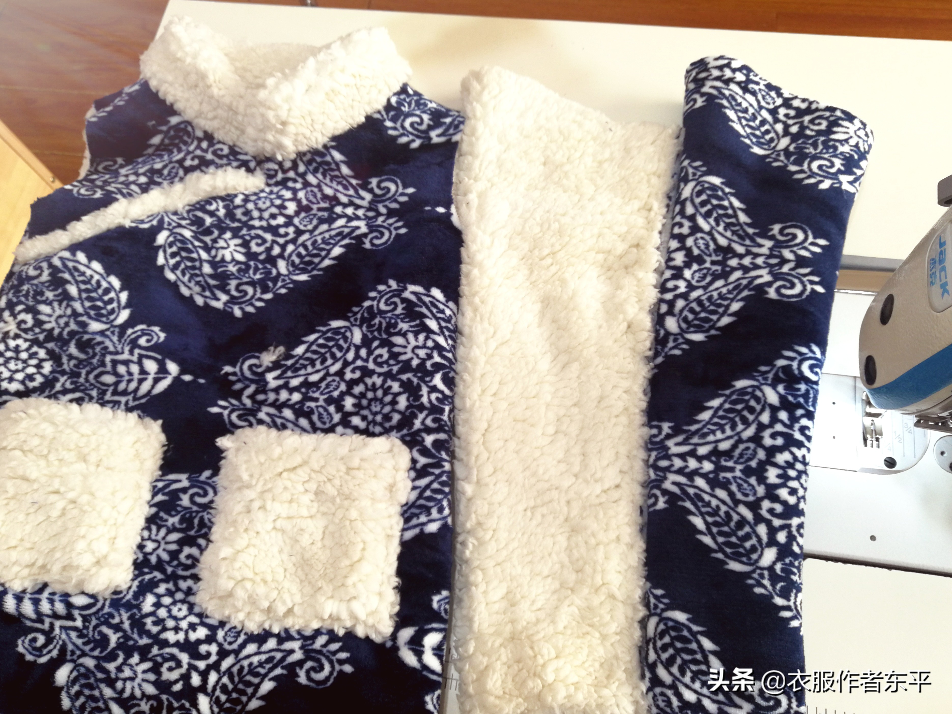 青花瓷半高领打底衫女,民族风青花瓷打底衫女款