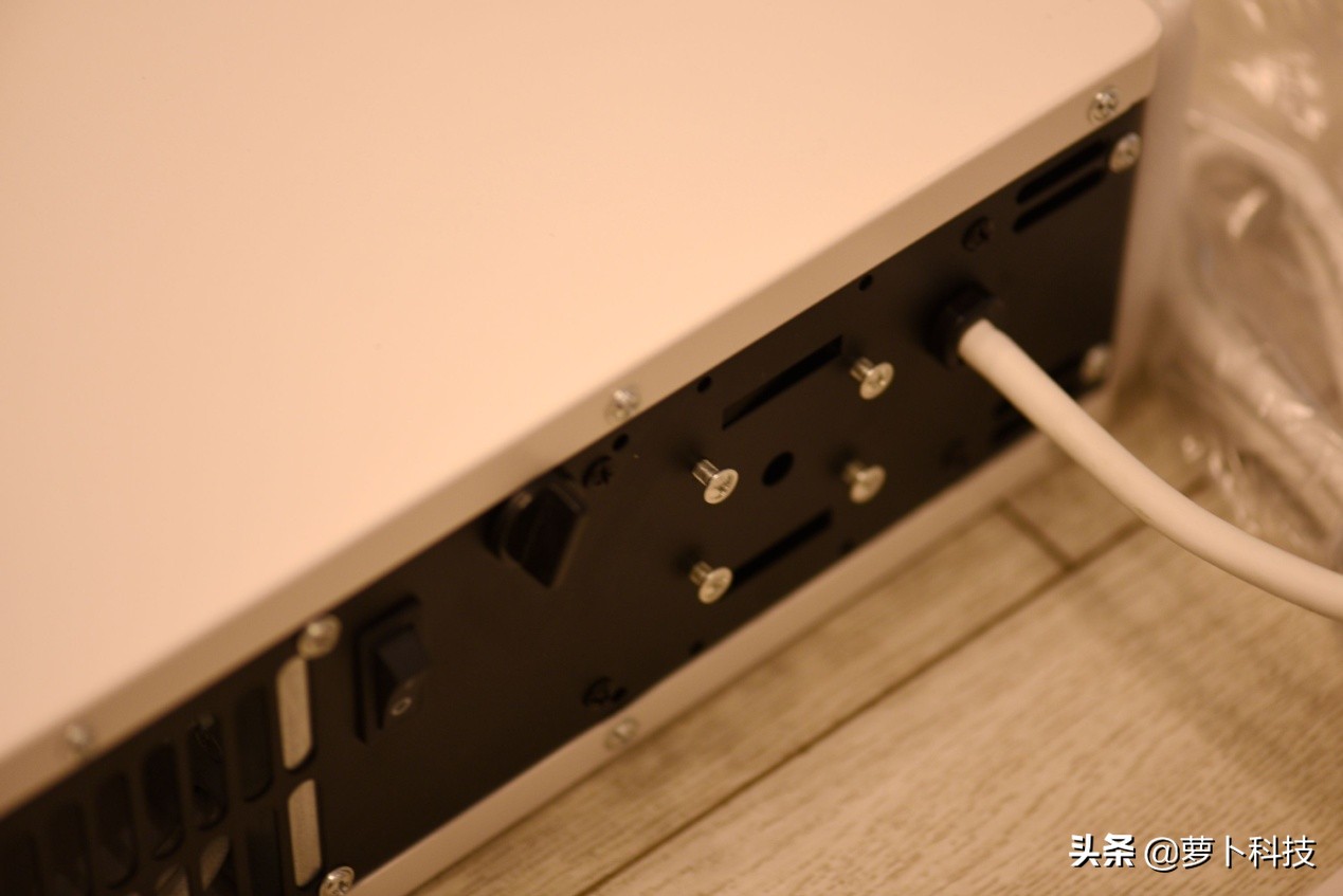 大户型取暖加湿一机搞定,德国蓝宝H1智能对流电暖气评测