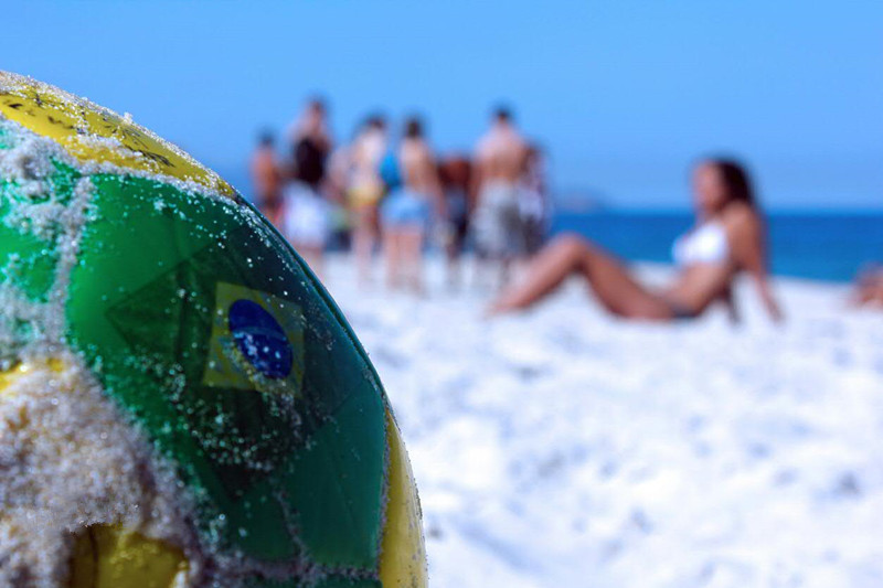 疫情下的巴西，天堂与地狱仅一街之隔，同在耶稣庇佑下的两种人生