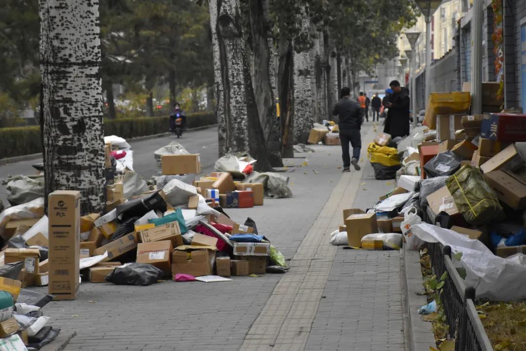 生鲜放坏、电器失踪，京东618大面积爆仓？