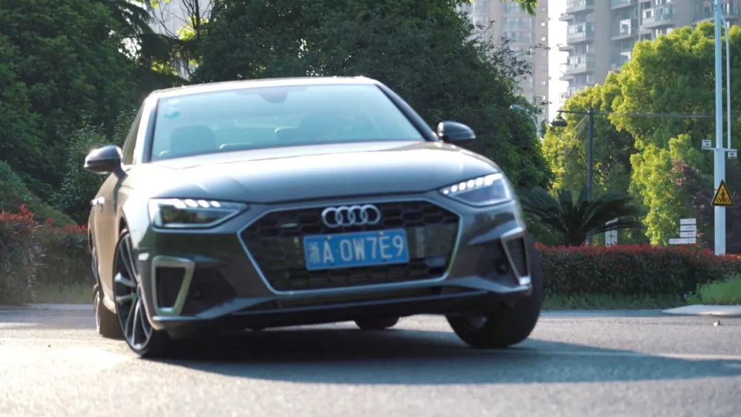 新奥迪a4l跟新宝马3系,运动性