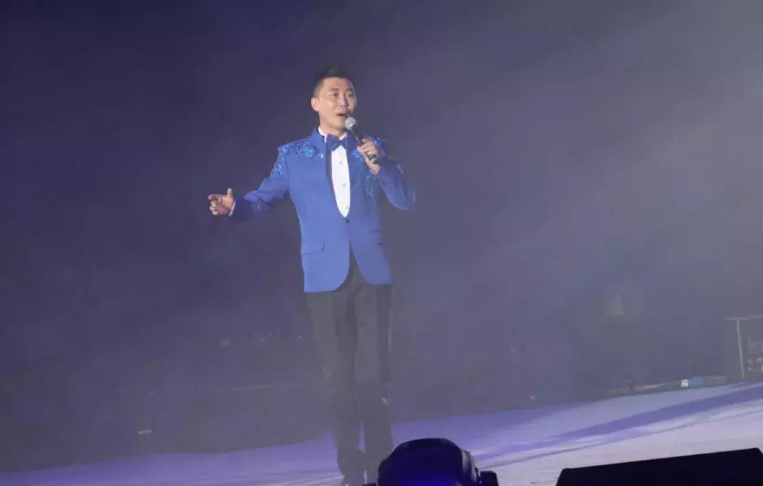 陈瑞庄心妍还有谁,庄心妍沈阳演唱会穿的红色西装