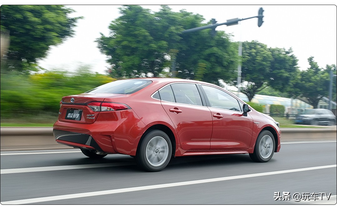 试驾雷凌运动版视频,雷凌双擎底盘离地间隙多少