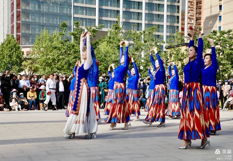 洛阳牡丹广场新疆舞视频,洛阳牡丹广场爵士舞