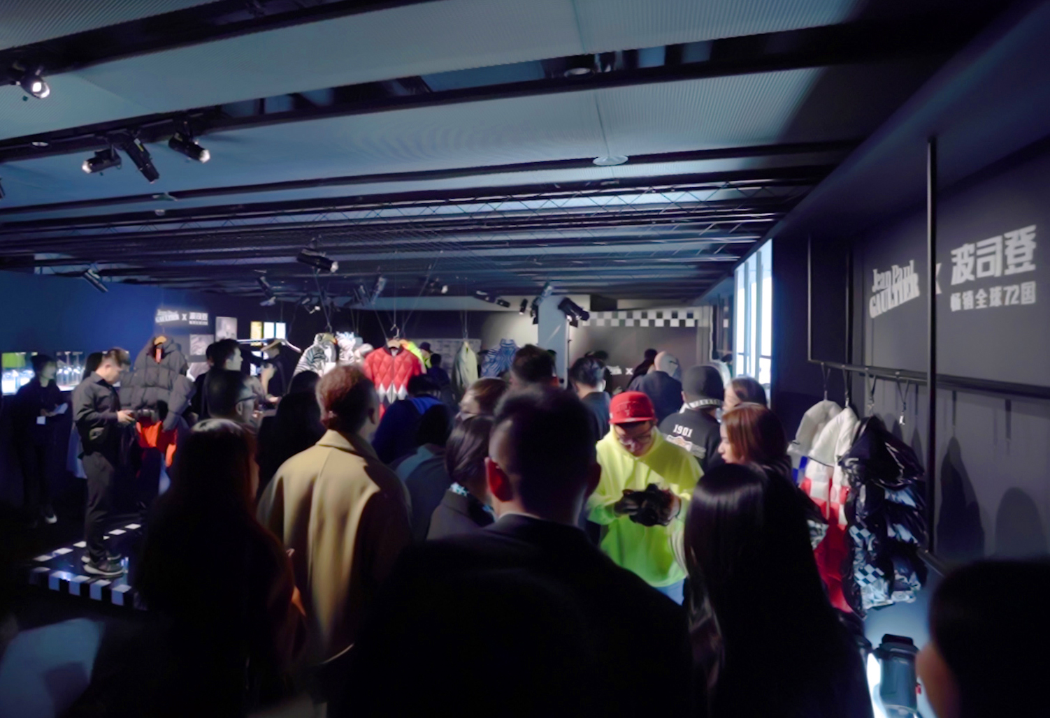 波司登米兰时装周杨幂李宇春,李宇春波司登同款