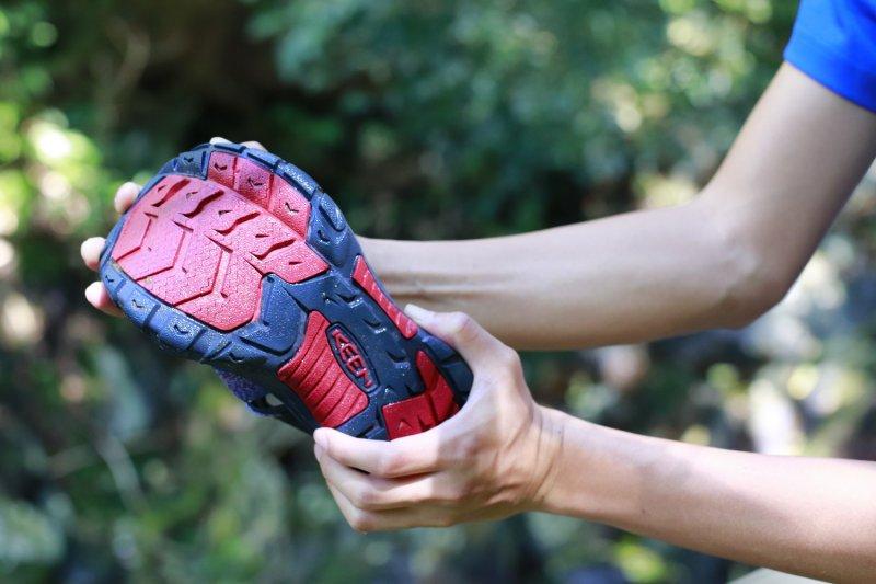 keen2018年湖水蓝凉鞋,户外防水透气凉鞋